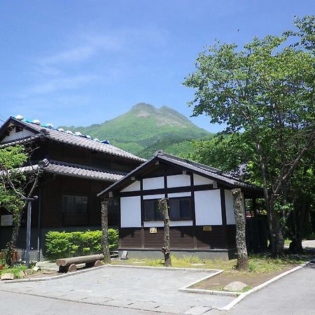 Отель Enokiya Ryokan Юфу Экстерьер фото