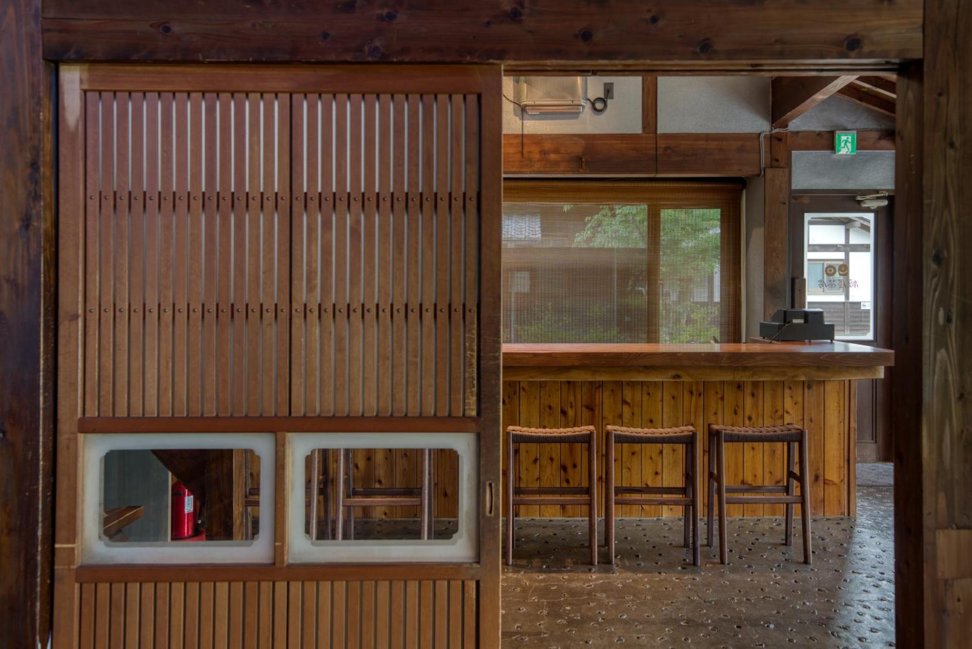 Отель Enokiya Ryokan Юфу Экстерьер фото