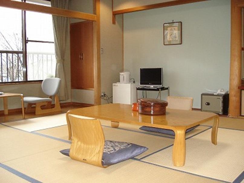 Отель Enokiya Ryokan Юфу Экстерьер фото