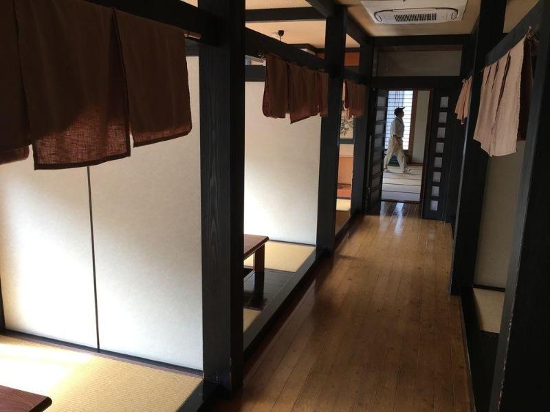 Отель Enokiya Ryokan Юфу Экстерьер фото